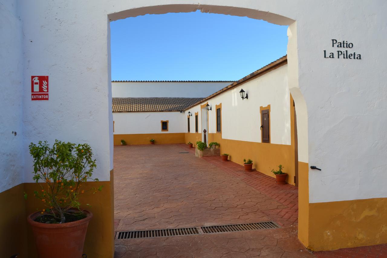 Hotel La Giralda Burguillos Del Cerro 外观 照片