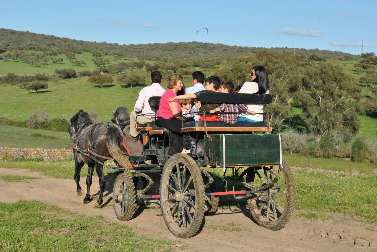 Hotel La Giralda Burguillos Del Cerro 外观 照片