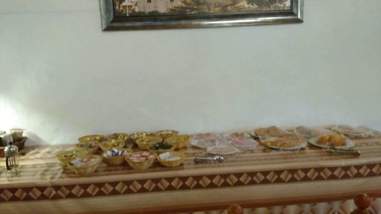 Hotel La Giralda Burguillos Del Cerro 外观 照片
