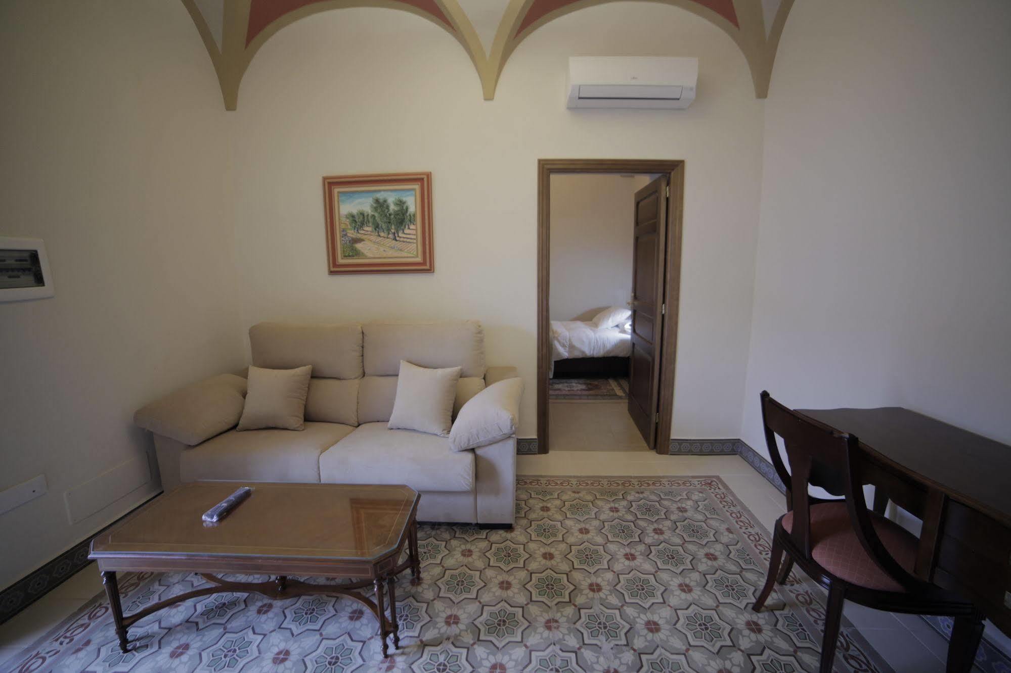 Hotel La Giralda Burguillos Del Cerro 外观 照片
