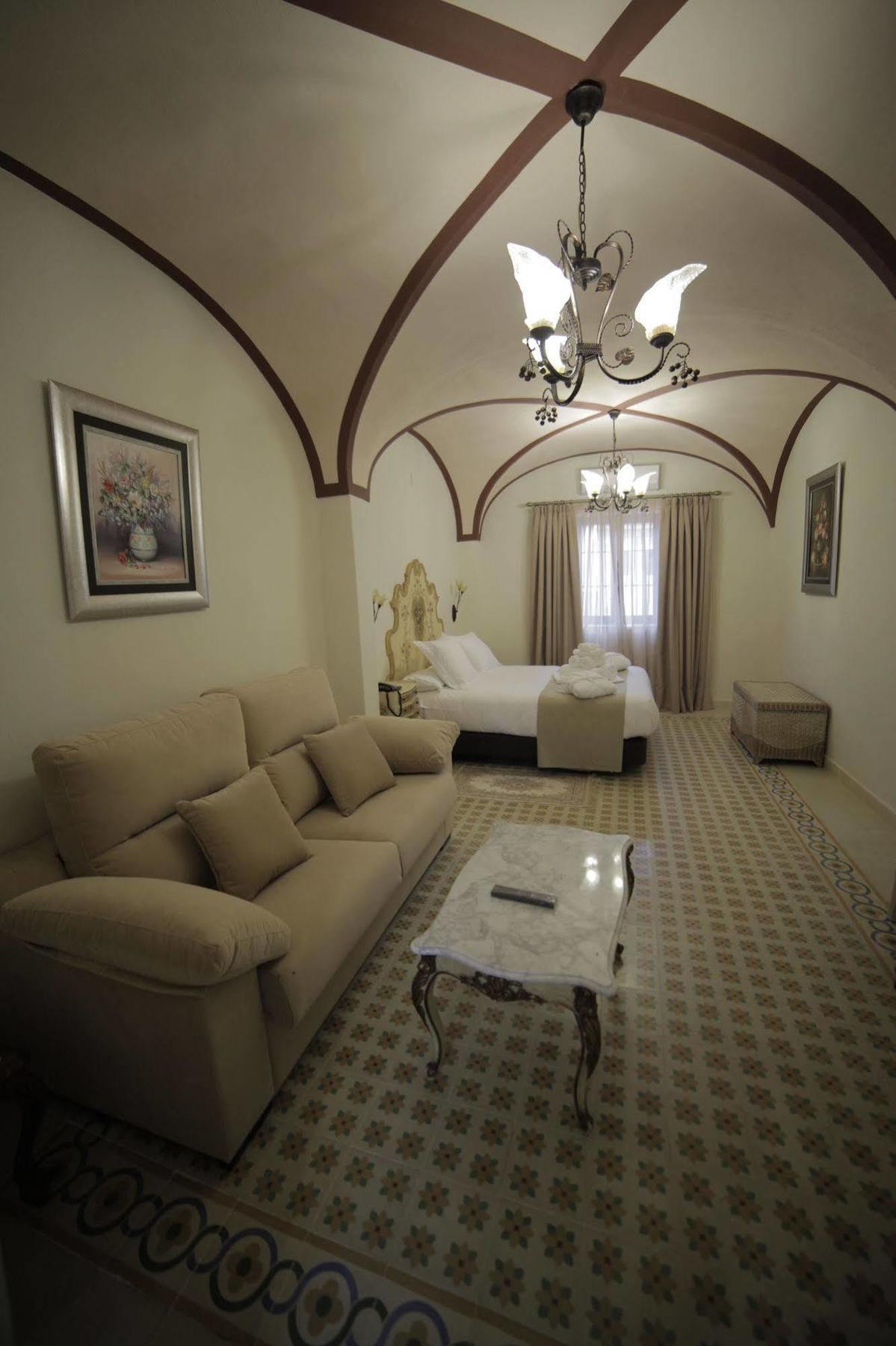 Hotel La Giralda Burguillos Del Cerro 外观 照片