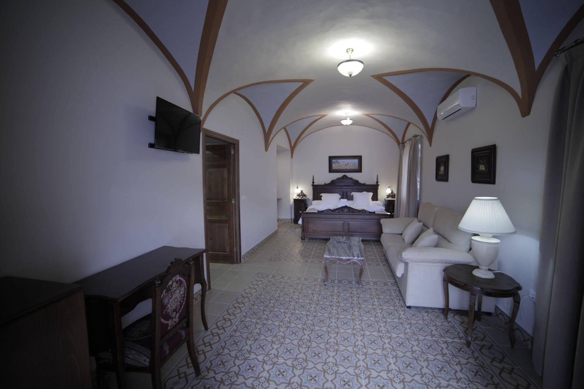 Hotel La Giralda Burguillos Del Cerro 外观 照片