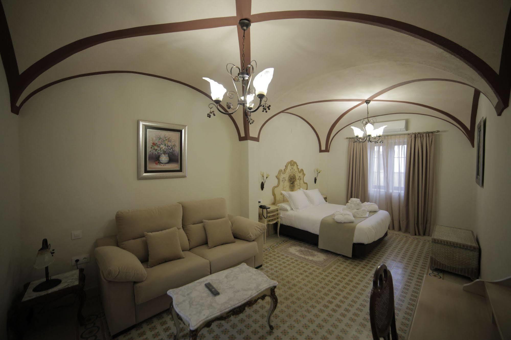 Hotel La Giralda Burguillos Del Cerro 外观 照片
